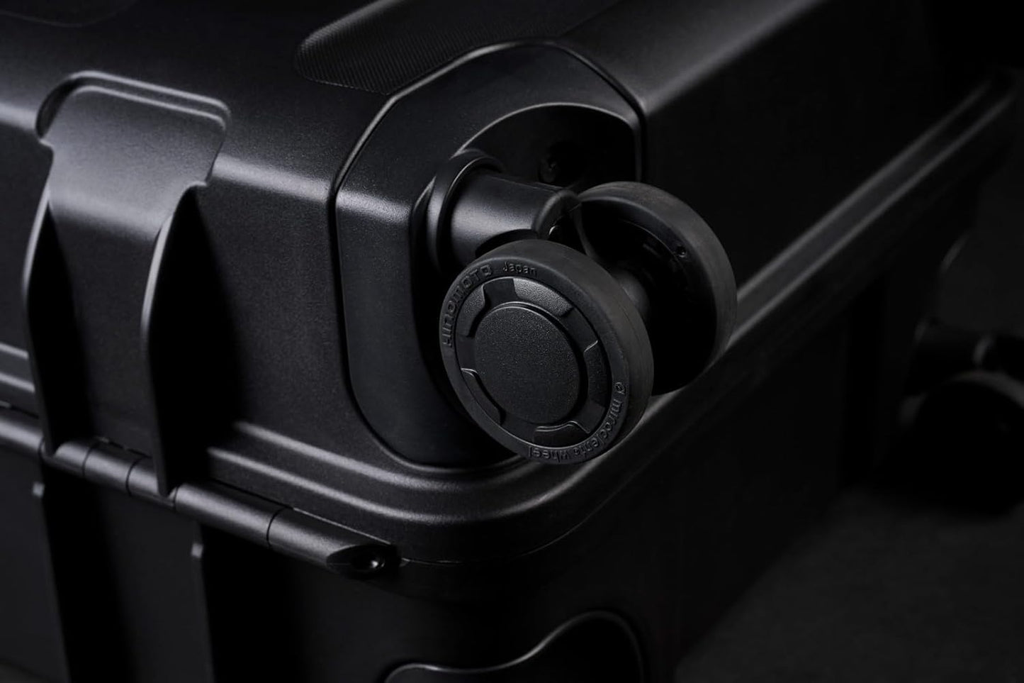 22-inch Waterproof Hardside Travel Case with Wheels